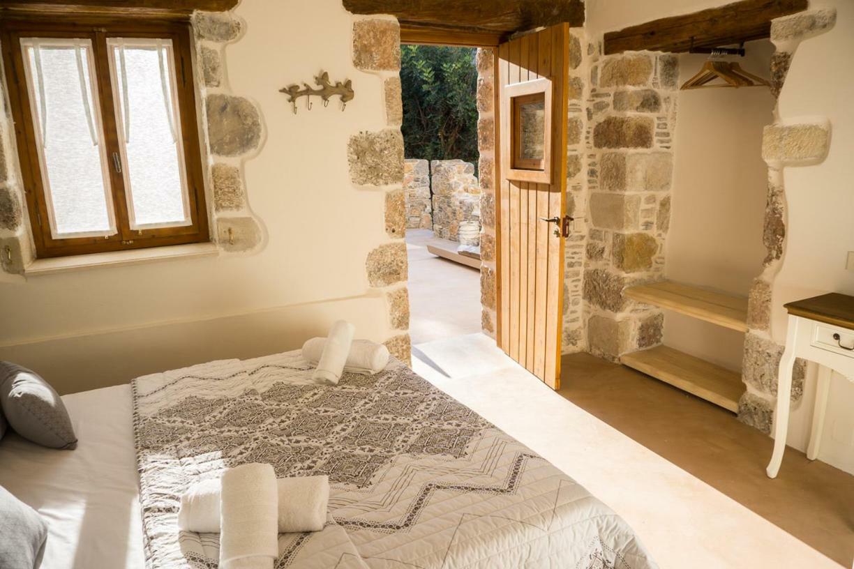 To Spiti Mas Apartman Szúja Kültér fotó